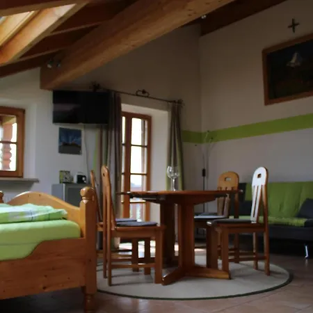 Biohof Babel شقة *